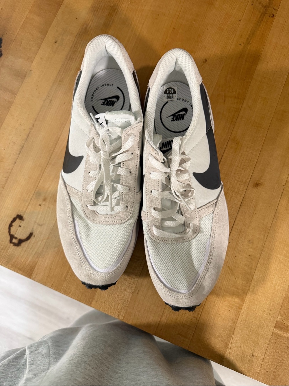 Nike Men’s White and Black Classic Lace-Up Sneakers
